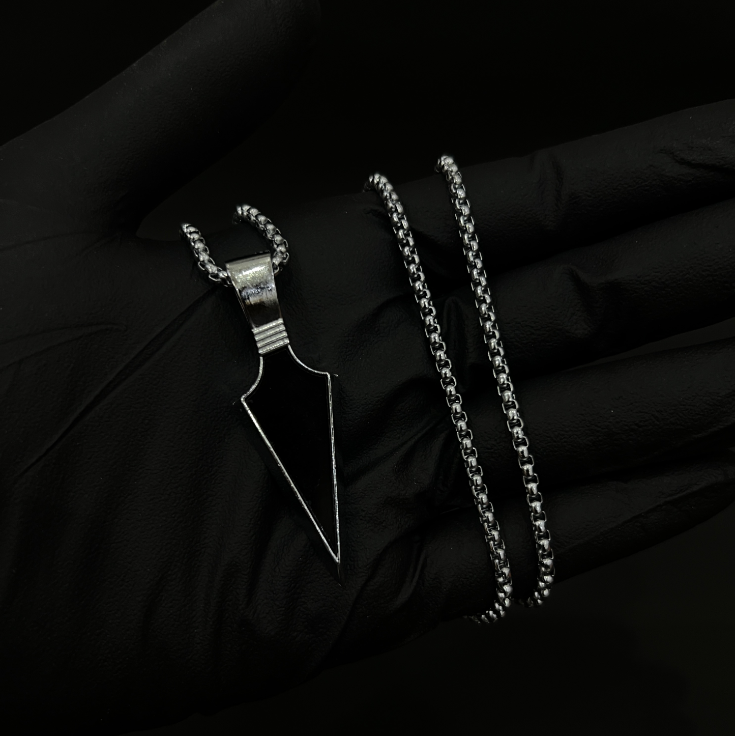 Black stone arrow pendant with chain