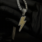 Retrograde pendant with chain