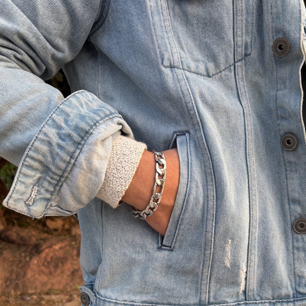 Curb chain link bracelet