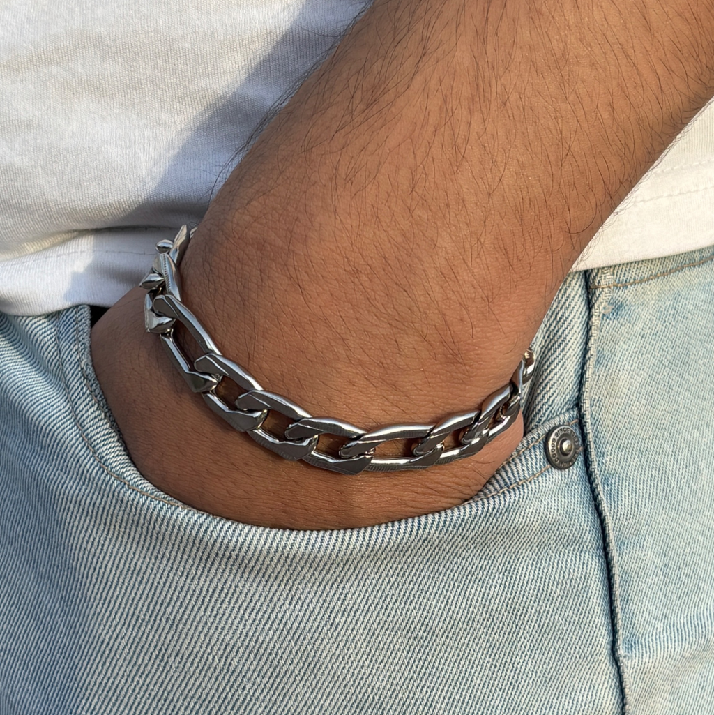 Curb chain link bracelet