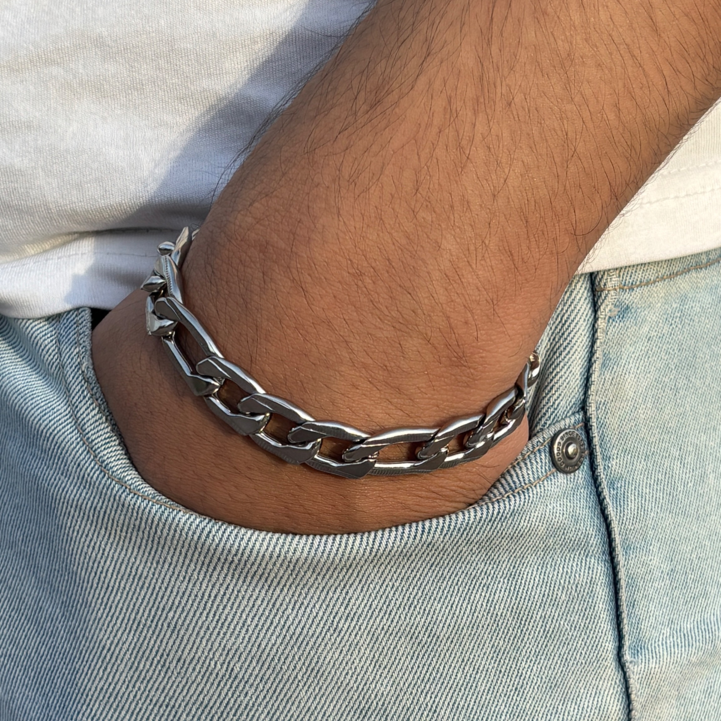 Curb chain link bracelet