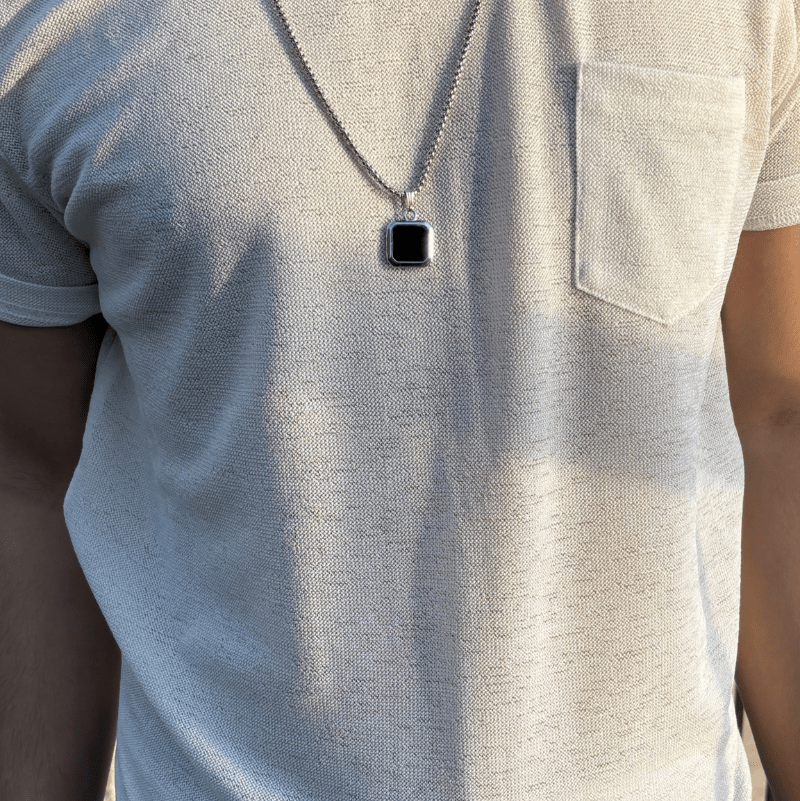Stone pendant with chain