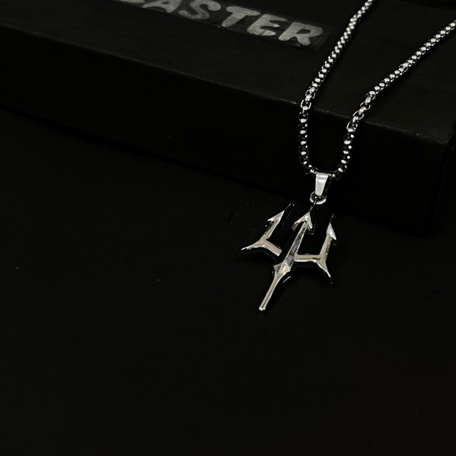 Iconic trident pendant with chain
