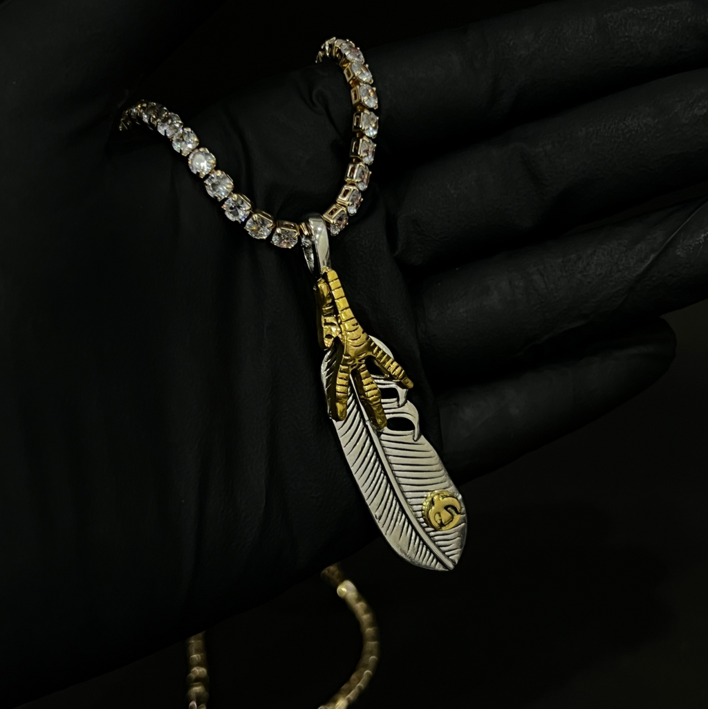 Grave pendant with chain