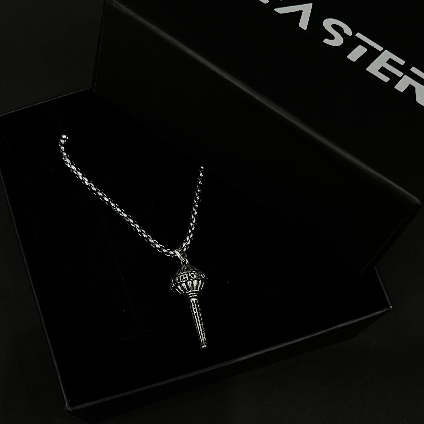 Gada pendant with chain