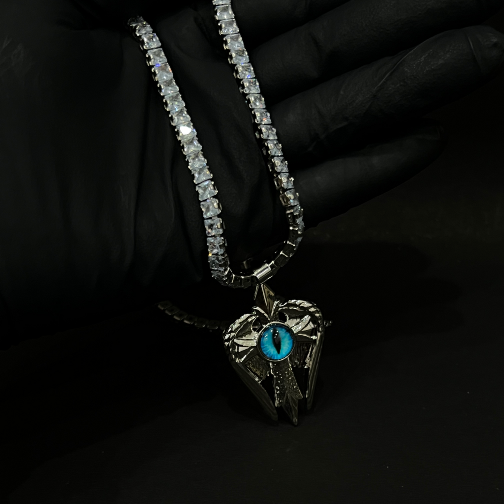 Hexall pendant with chain