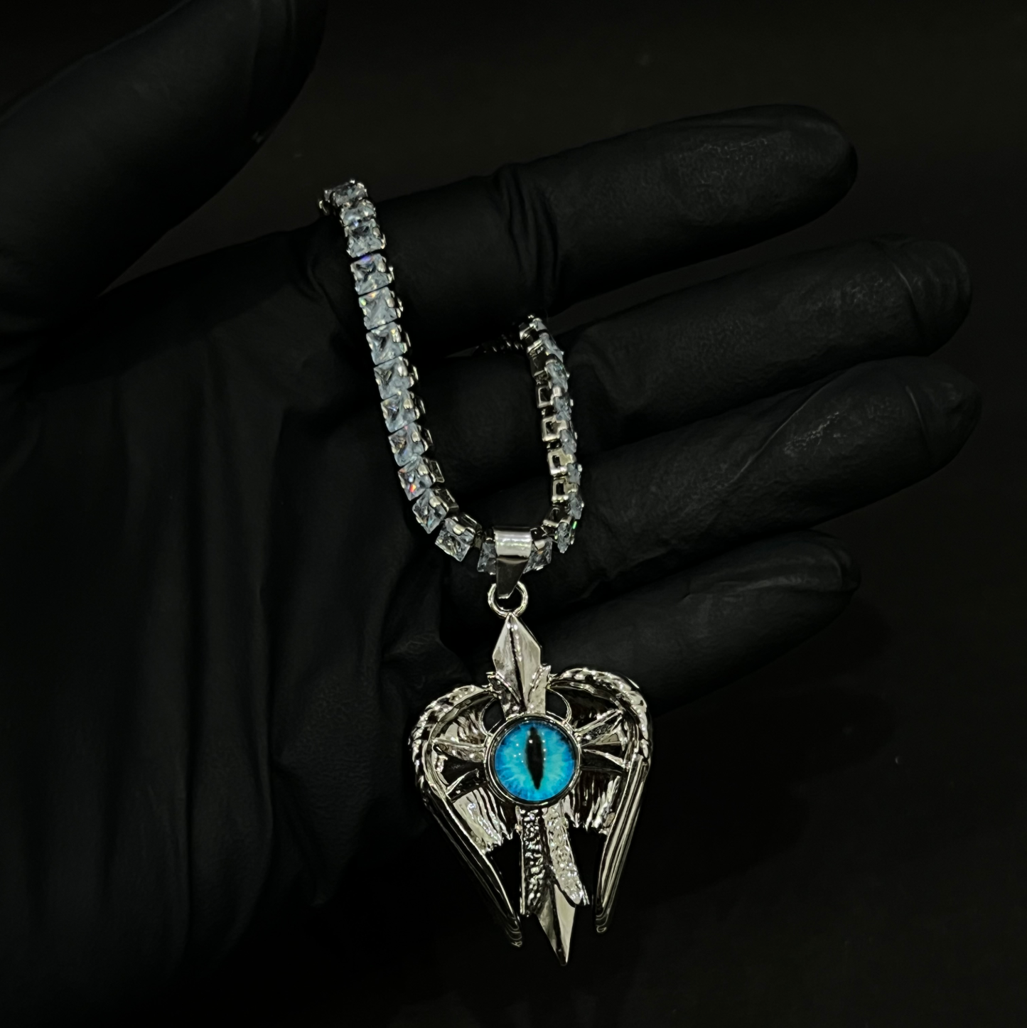 Hexall pendant with chain