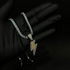 Retrograde pendant with chain