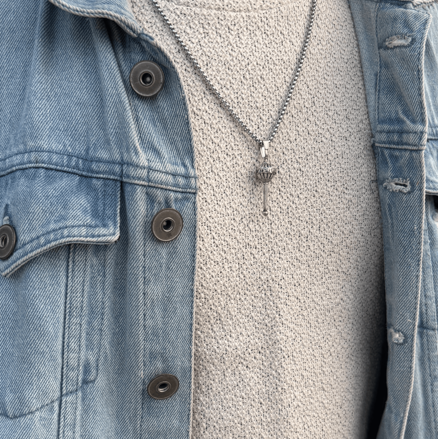 Gada pendant with chain